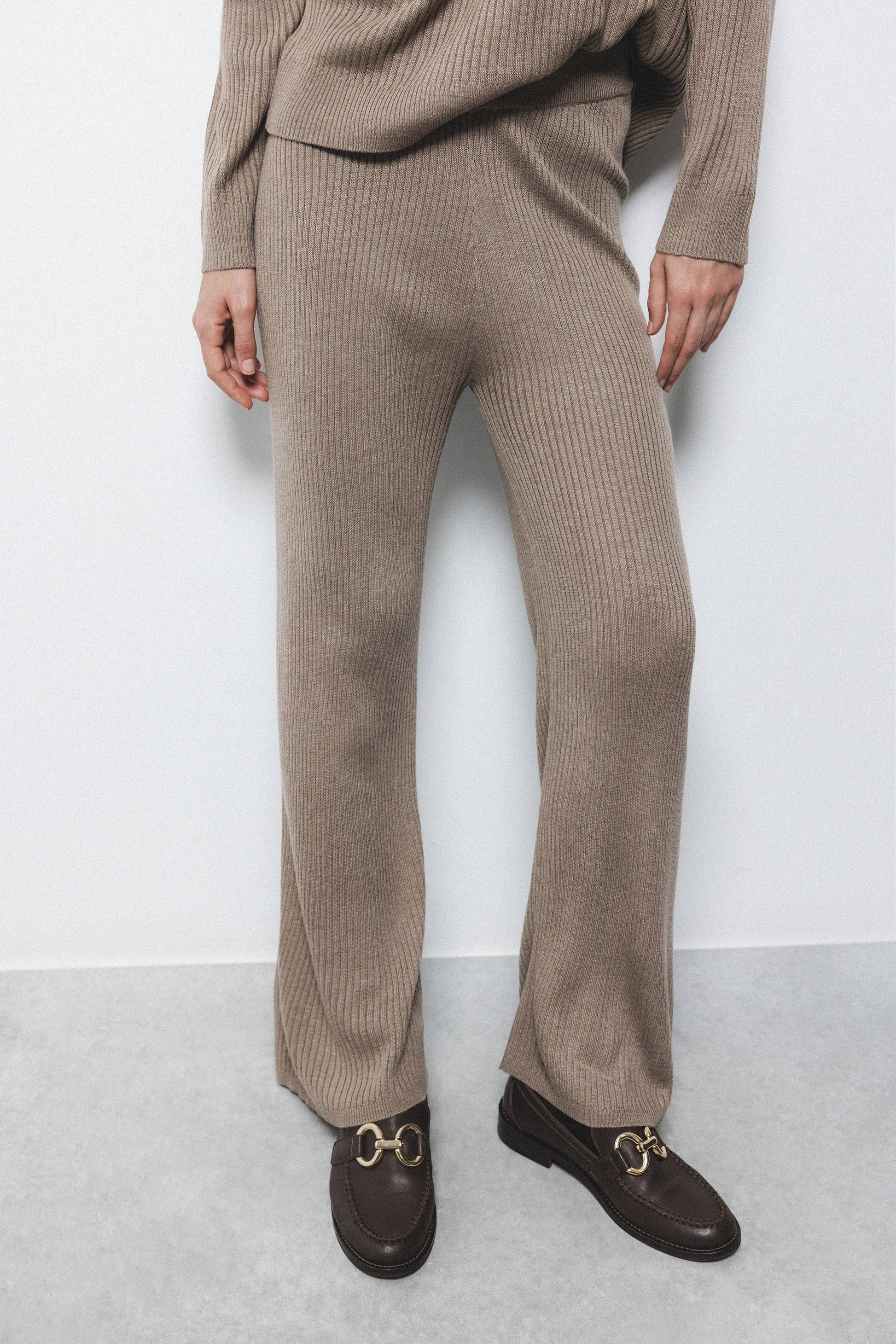 Pantaloni in maglia a coste a gamba dritta