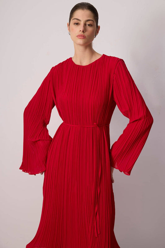 Abito midi in chiffon plissé con cintura a fascia