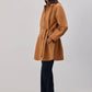 Trench corto con cintura