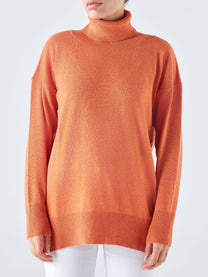 Maglione dolcevita con righe laterali