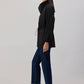 Giacca nera con zip e collo alto