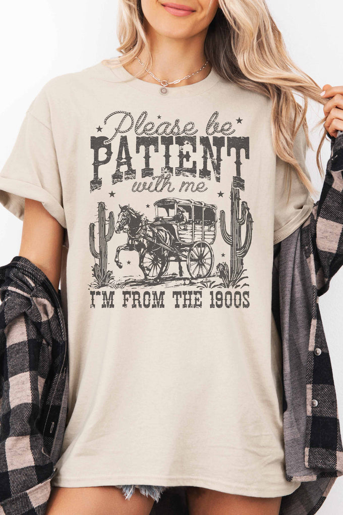 T-shirt oversize grafica "Please Be Patient"