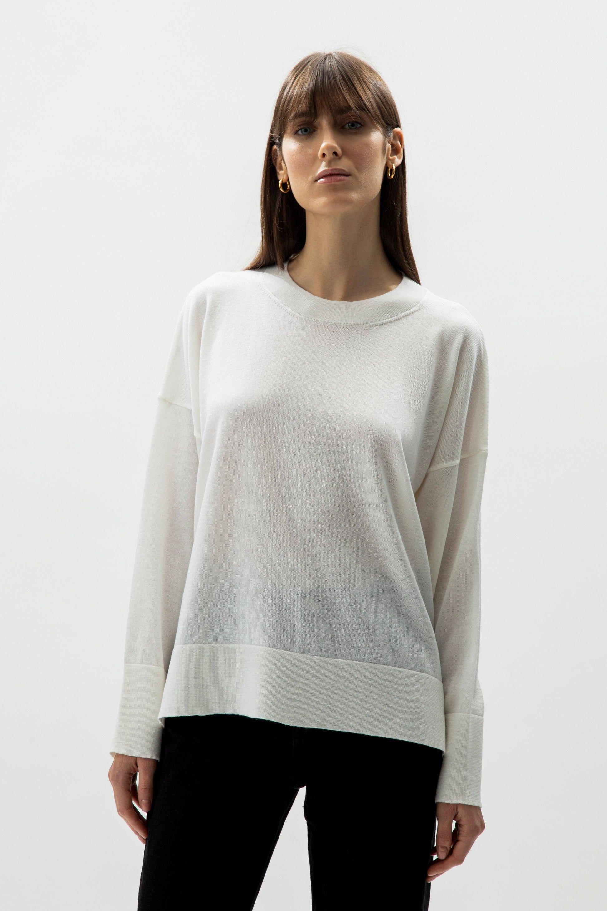 Pullover oversize girocollo in lana merino extra fine