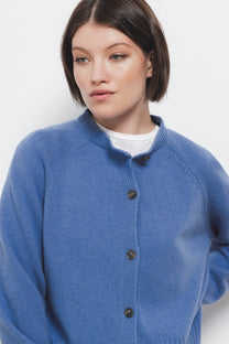 Cardigan in lana a maglia rasata con bottoni a contrasto