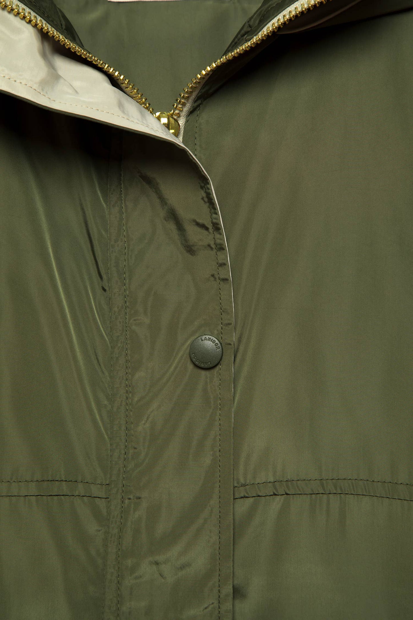 Parka lungo con cappuccio e tasche
