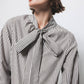 Camicia a righe con fiocco al collo