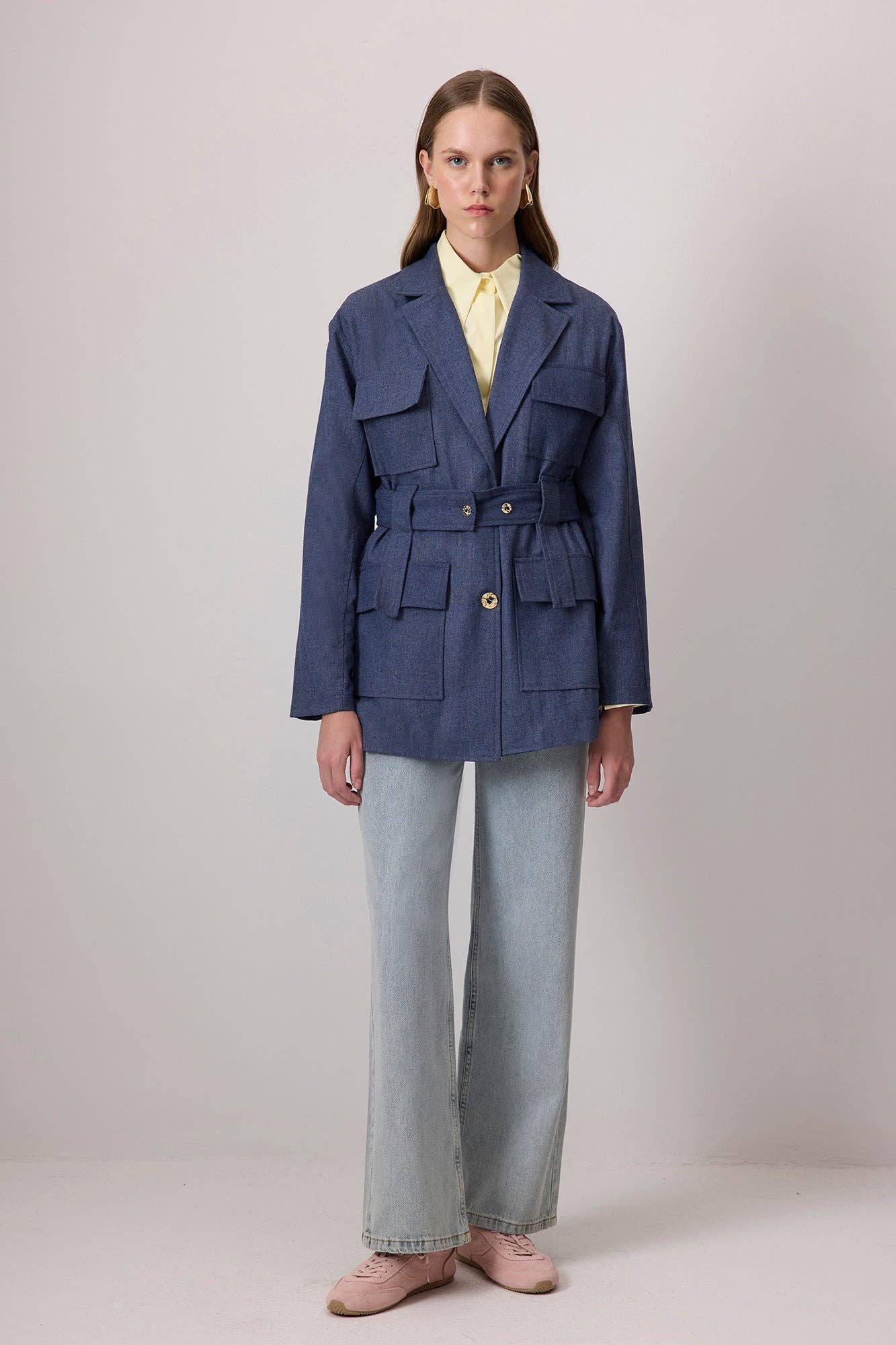 Giacca utility in lino blu navy con cintura e tasche