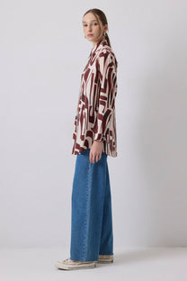 Camicia oversize con stampa astratta