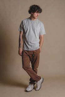 T-shirt Essentials pigmentata grigio fossile in cotone organico