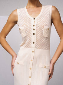 Abito midi in maglia aderente con bottoni dorati