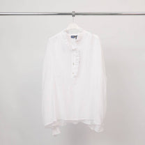 Camicia romantica con collo alto in pizzo