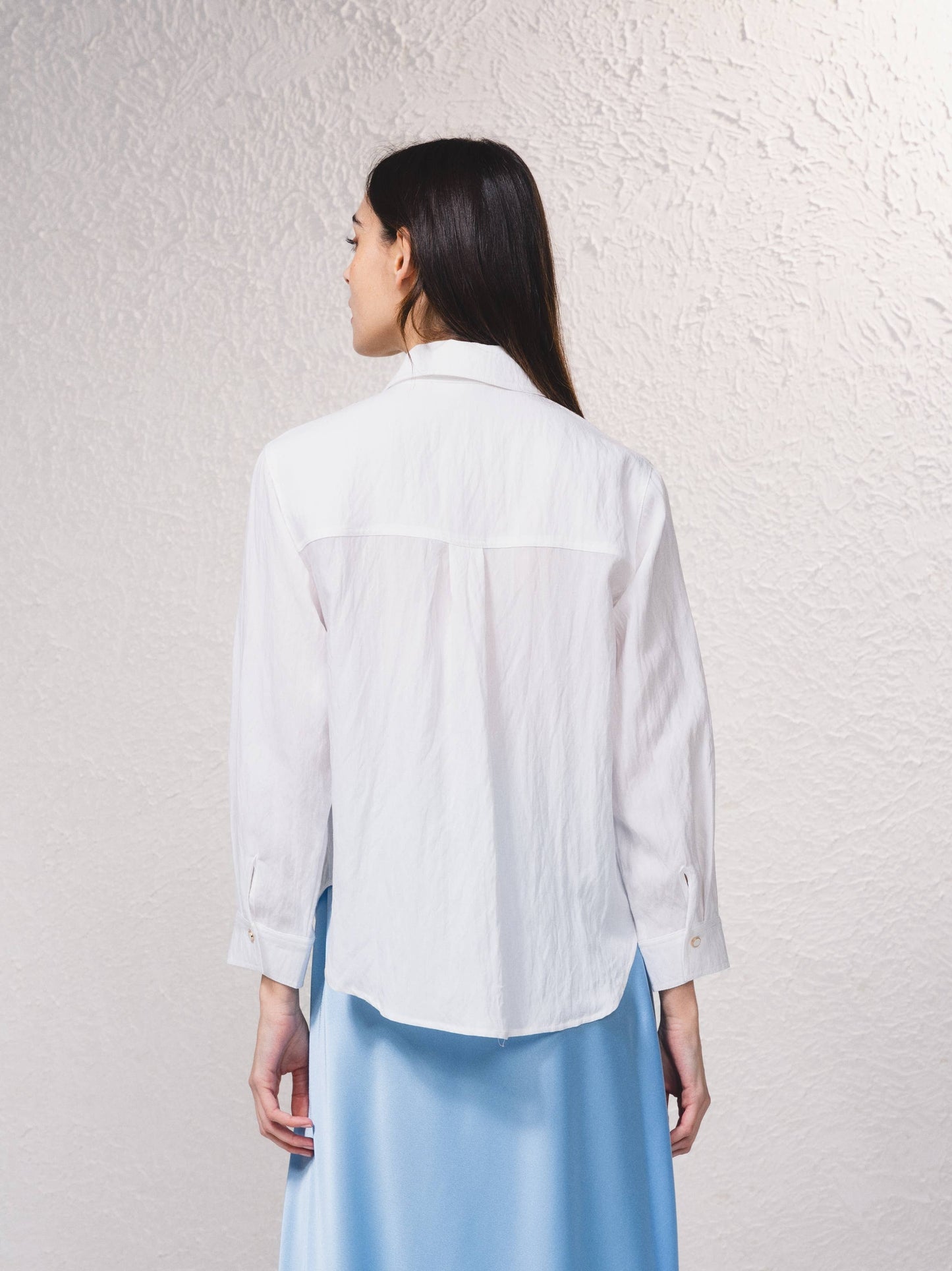 Camicetta oversize con bottoni frontali e colletto classico
