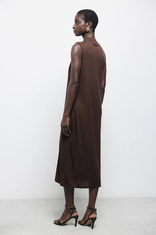 Abito midi con dettagli metallici e cut-out