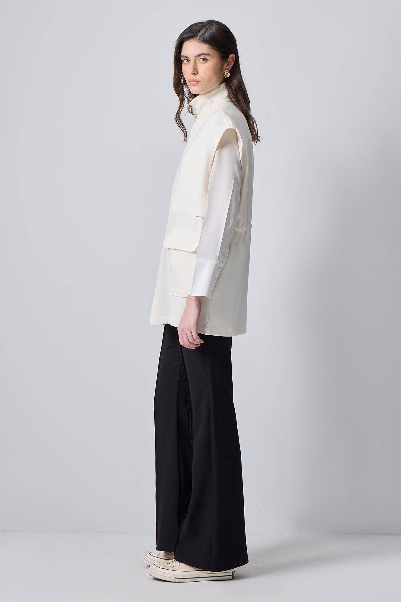 Gilet in crêpe con maxi tasche