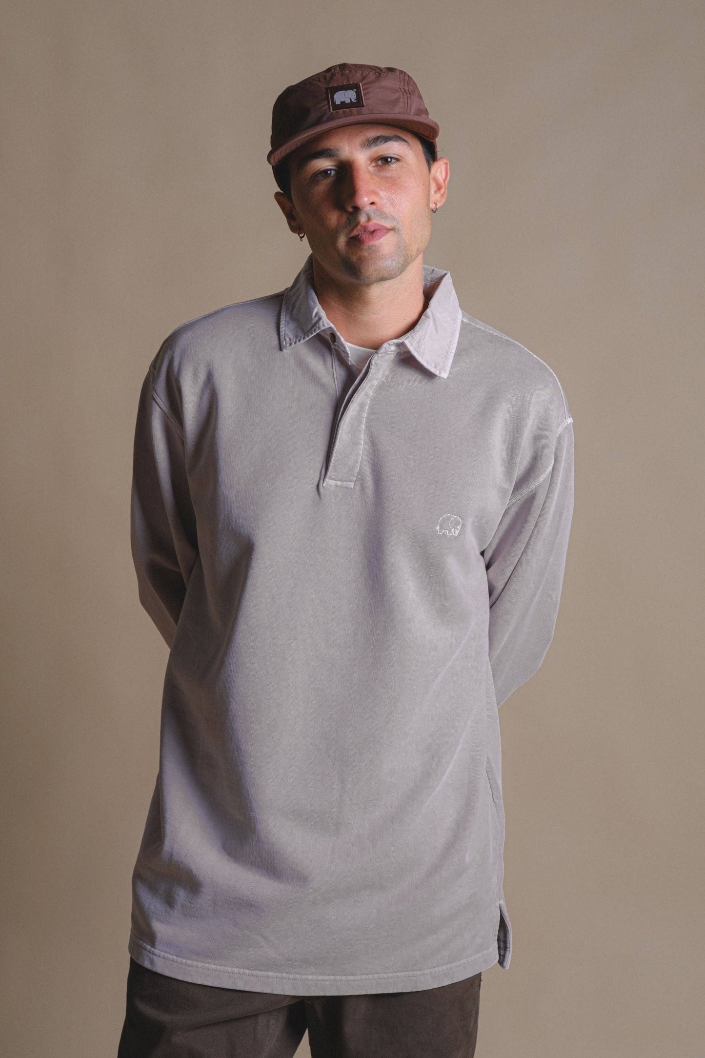 Maglione polo pesante in cotone organico tinto in capo grigio