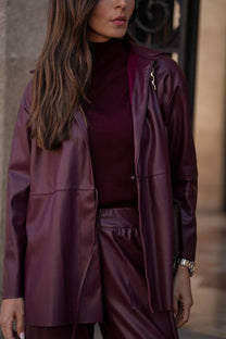 Camicia in ecopelle con nodo laterale