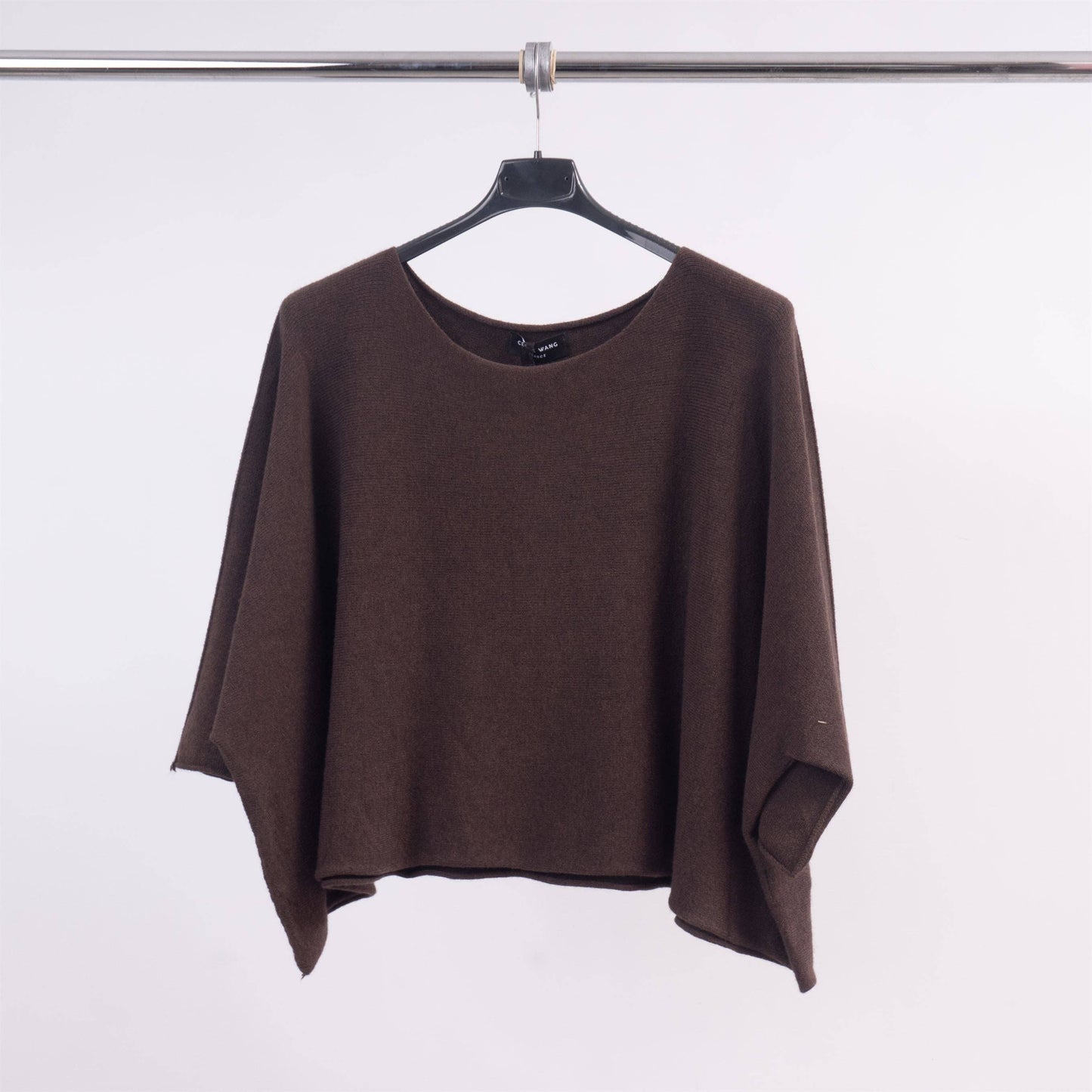 Maglia ampia con scollo a barca e maniche pipistrello