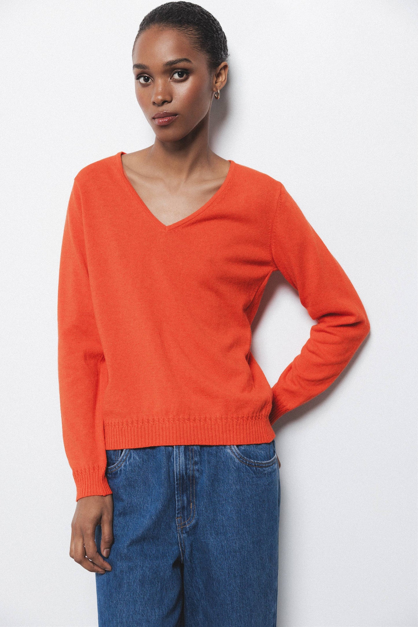 Maglione in maglia rasata con scollo a V