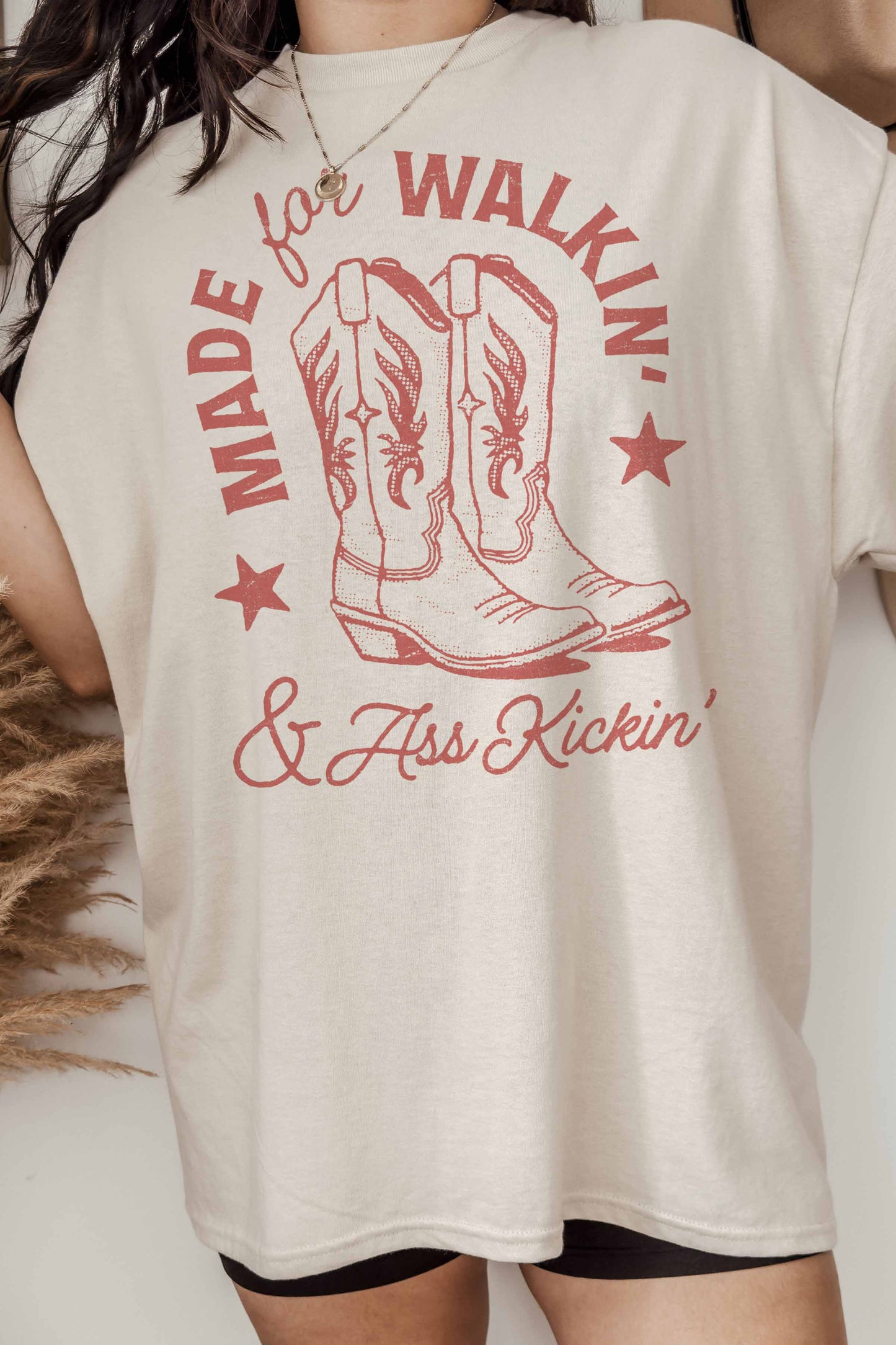 T-shirt oversize con grafica western fatta a mano