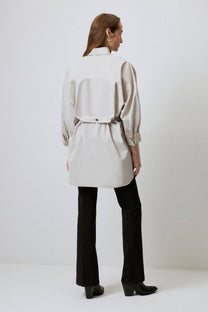 Camicia oversize con cintura asimmetrica