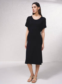 Abito midi in maglia a coste con maniche fluide