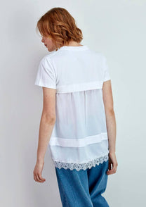 T-shirt in cotone con inserto in pizzo