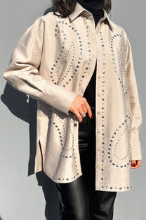 Camicia lunga in cotone con borchie