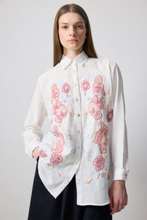 Camicia oversize bianca con ricami floreali