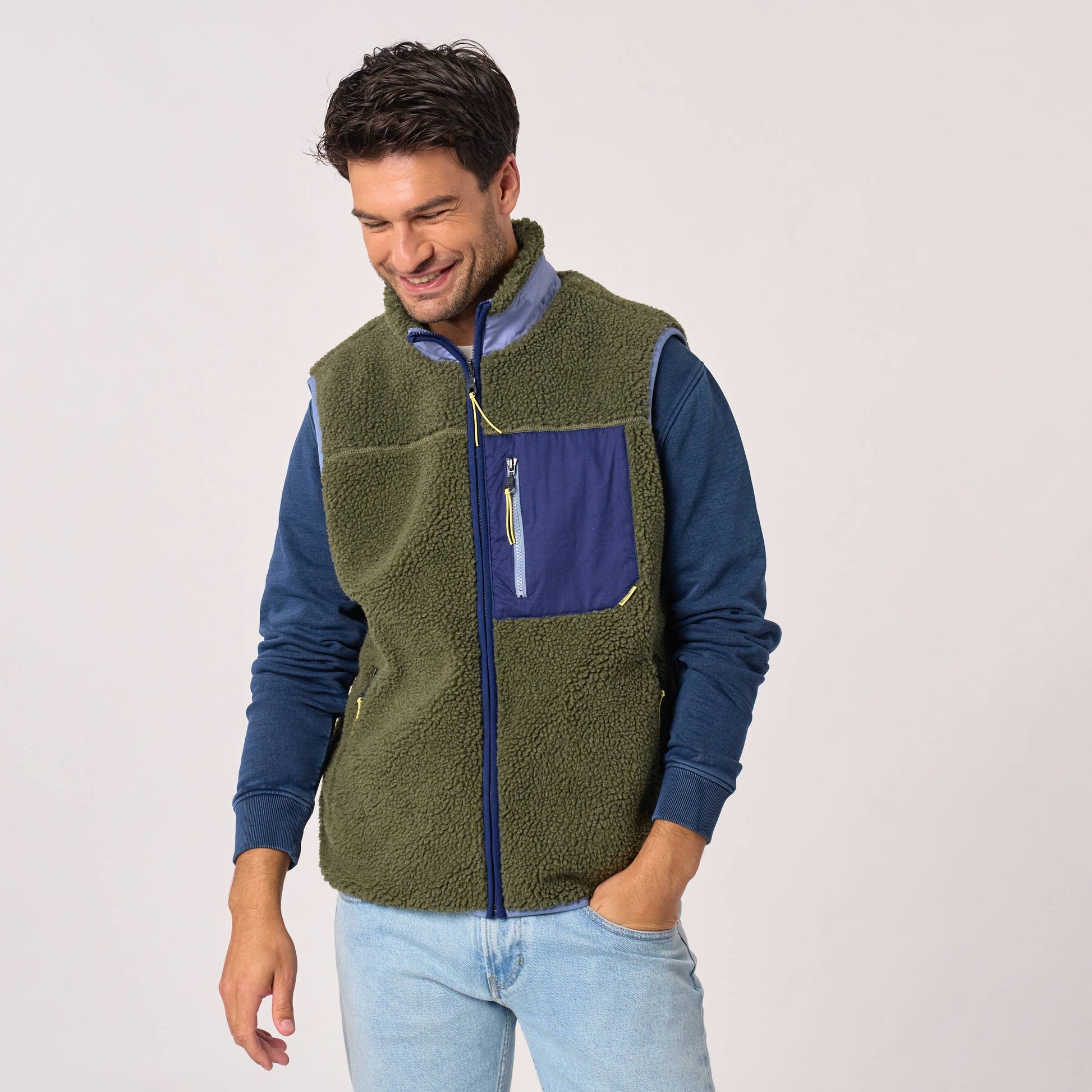 Gilet sherpa unisex con zip kaki chiaro