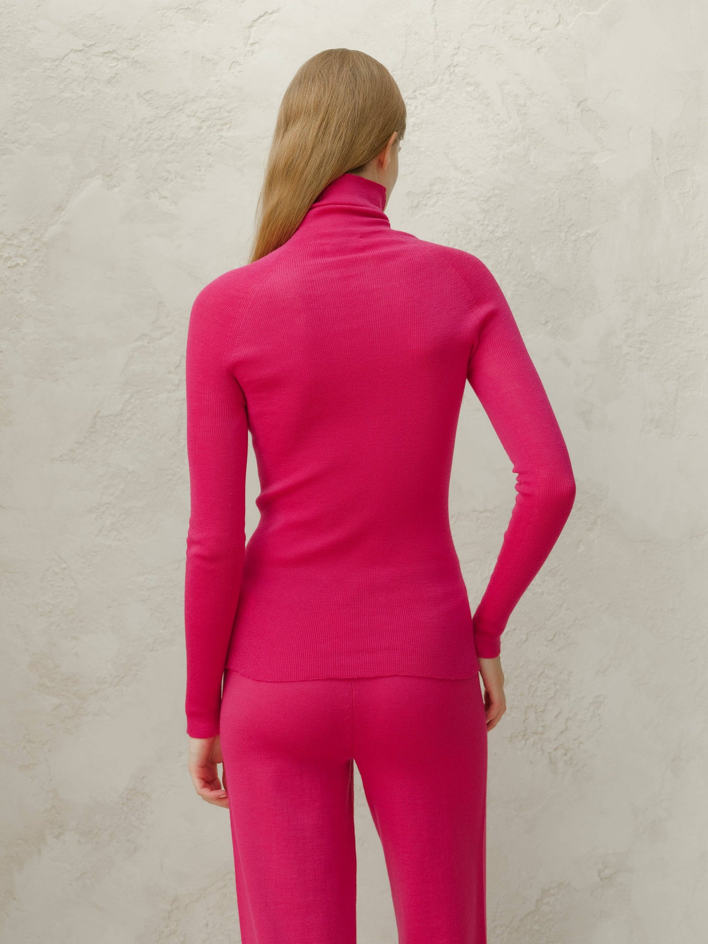 Dolcevita a costine in lana merino extrafine 3D