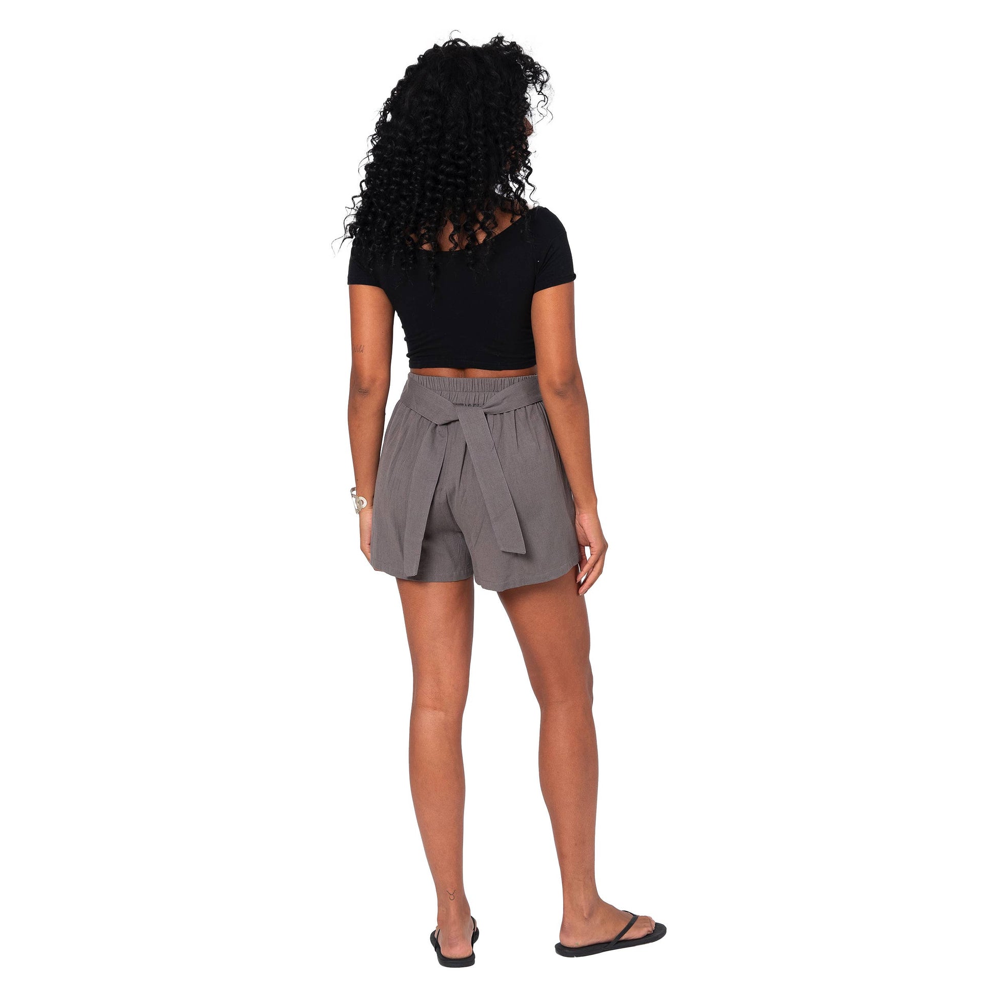 Short estivi grigi in cotone e lino con cintura e vita elastica