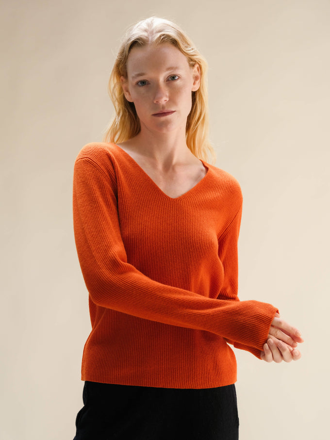 Maglia a coste con scollo a V in misto cashmere