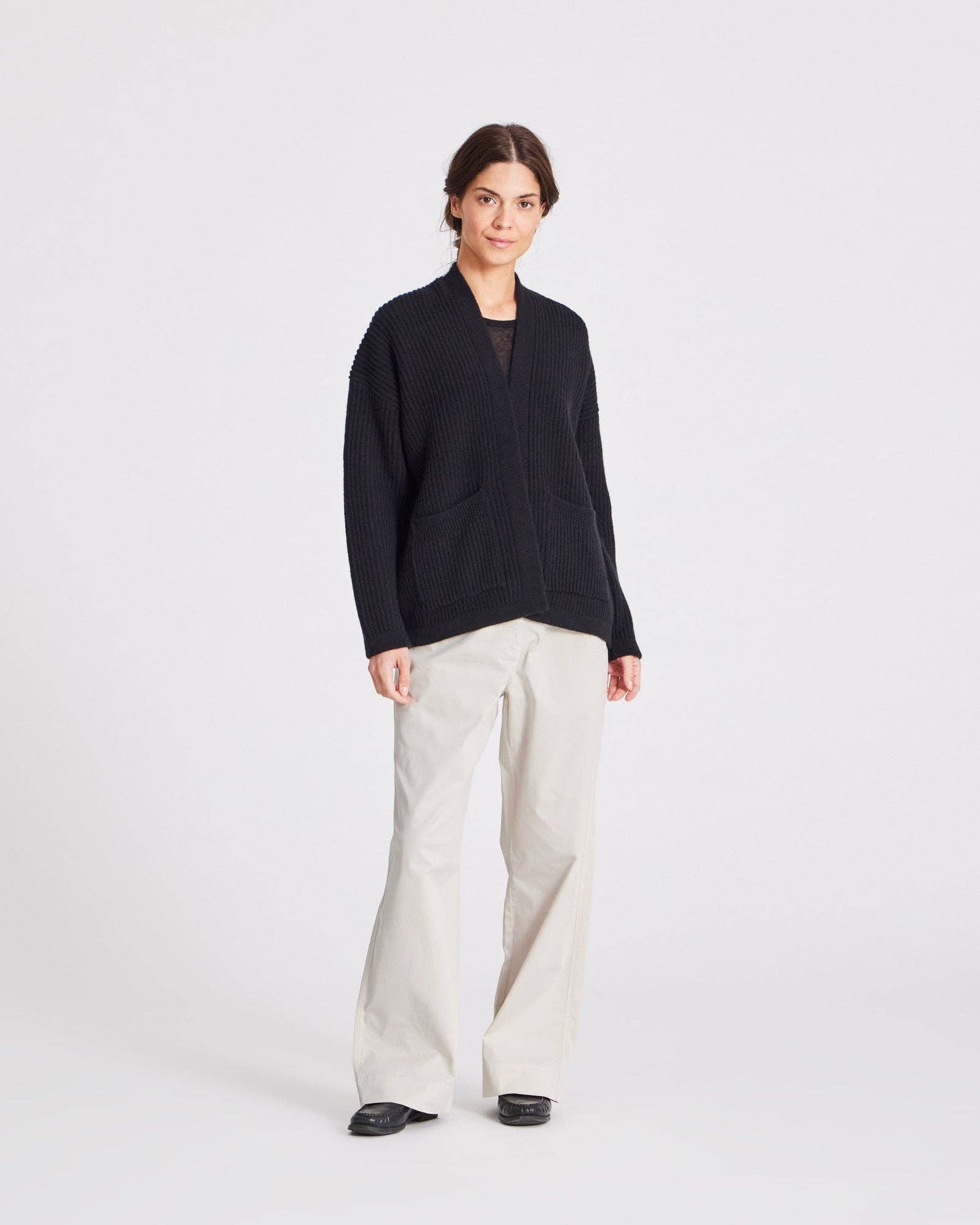 Cardigan Mette in lana d’agnello biologica nero