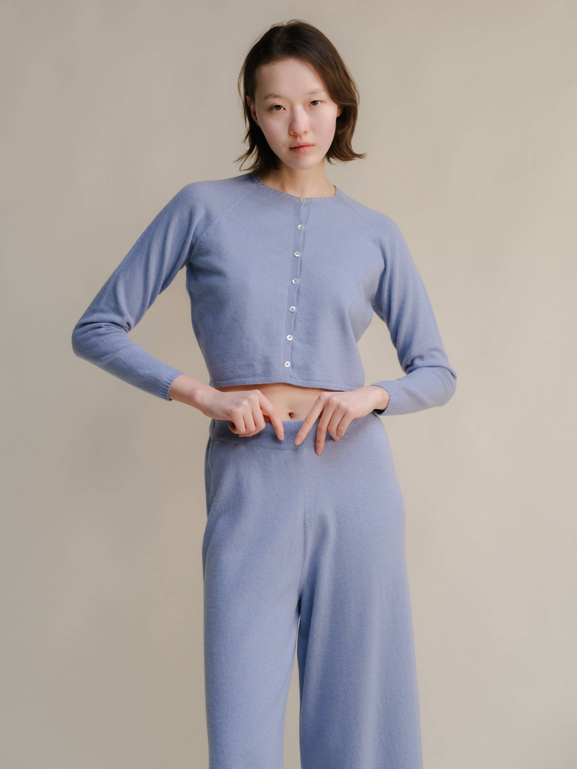 Cardigan corto in misto cashmere con lavorazione 3D