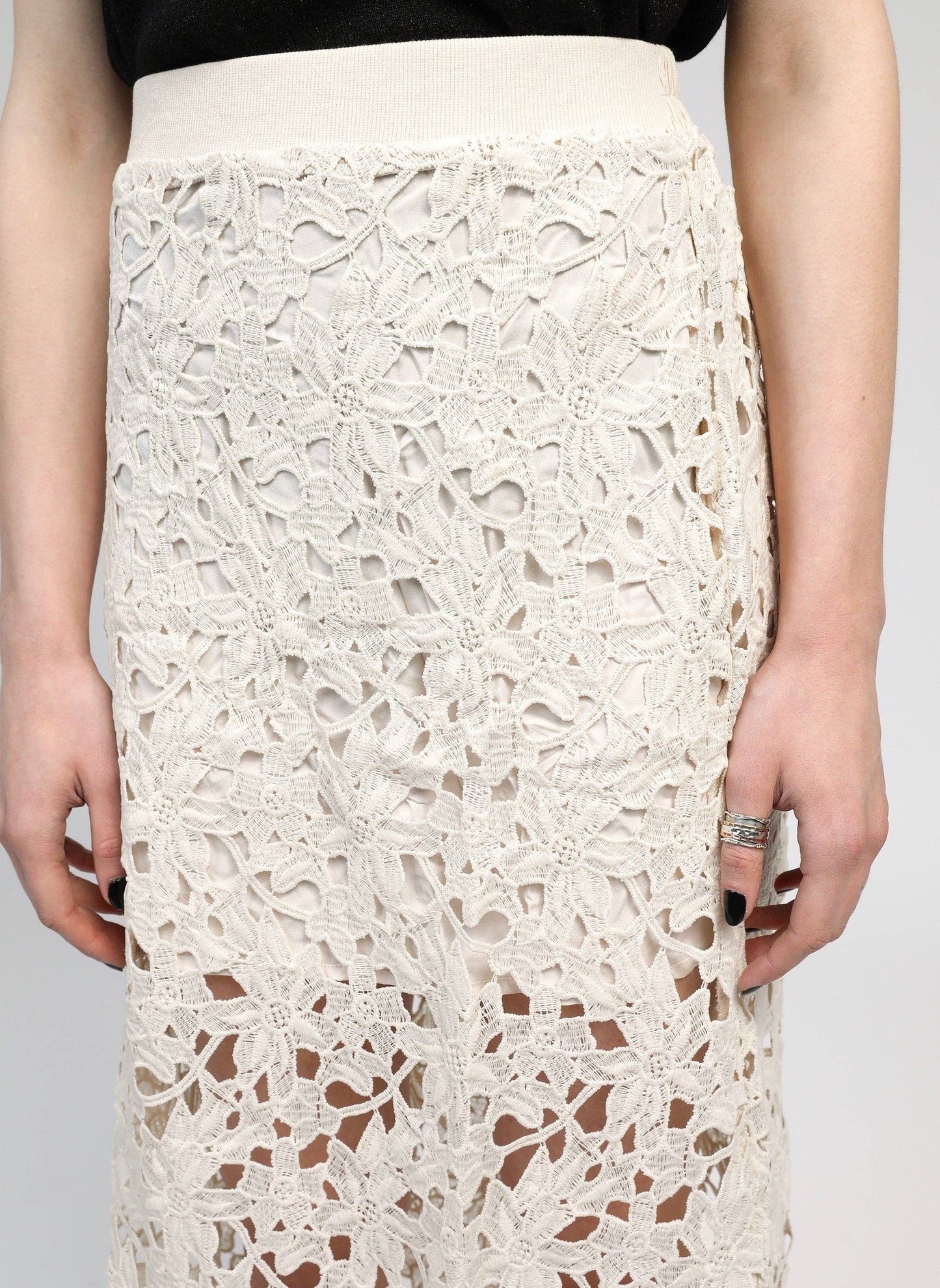 Gonna midi in pizzo floreale a vita alta