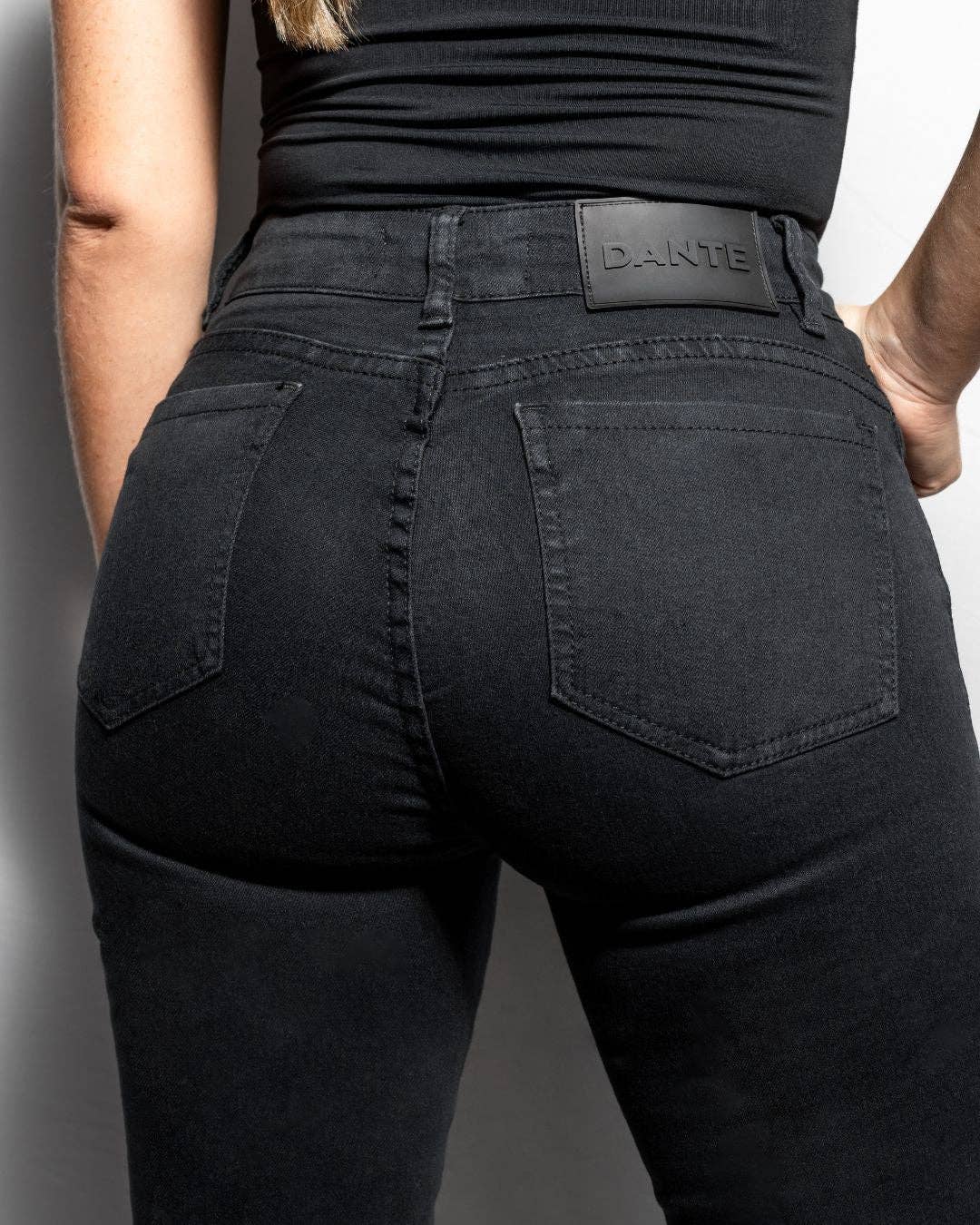 Jeans neri elasticizzati bootcut da donna