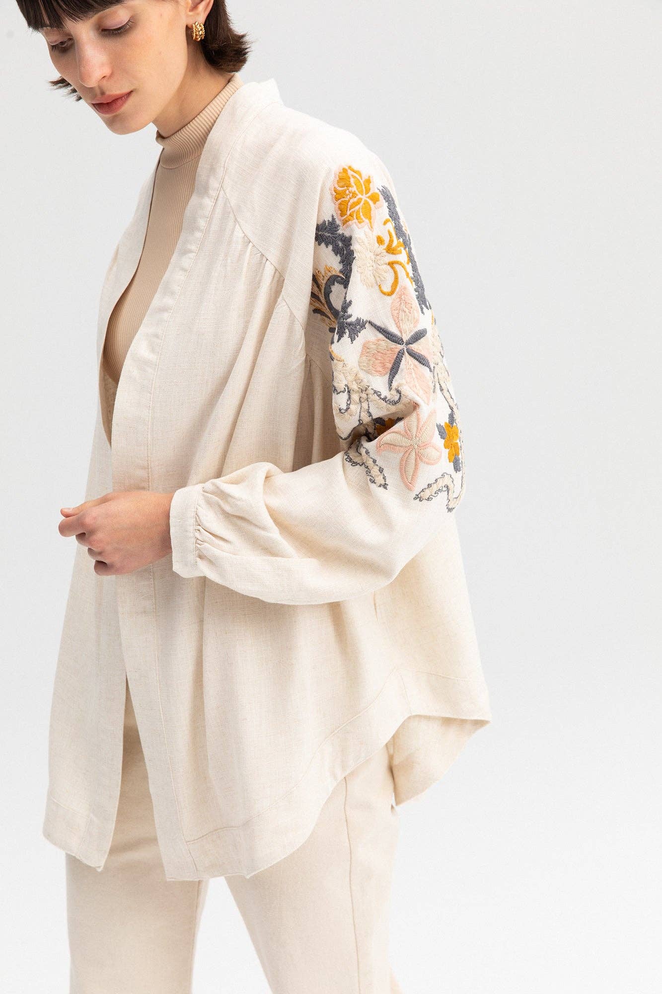 Giacca kimono in lino ricamato