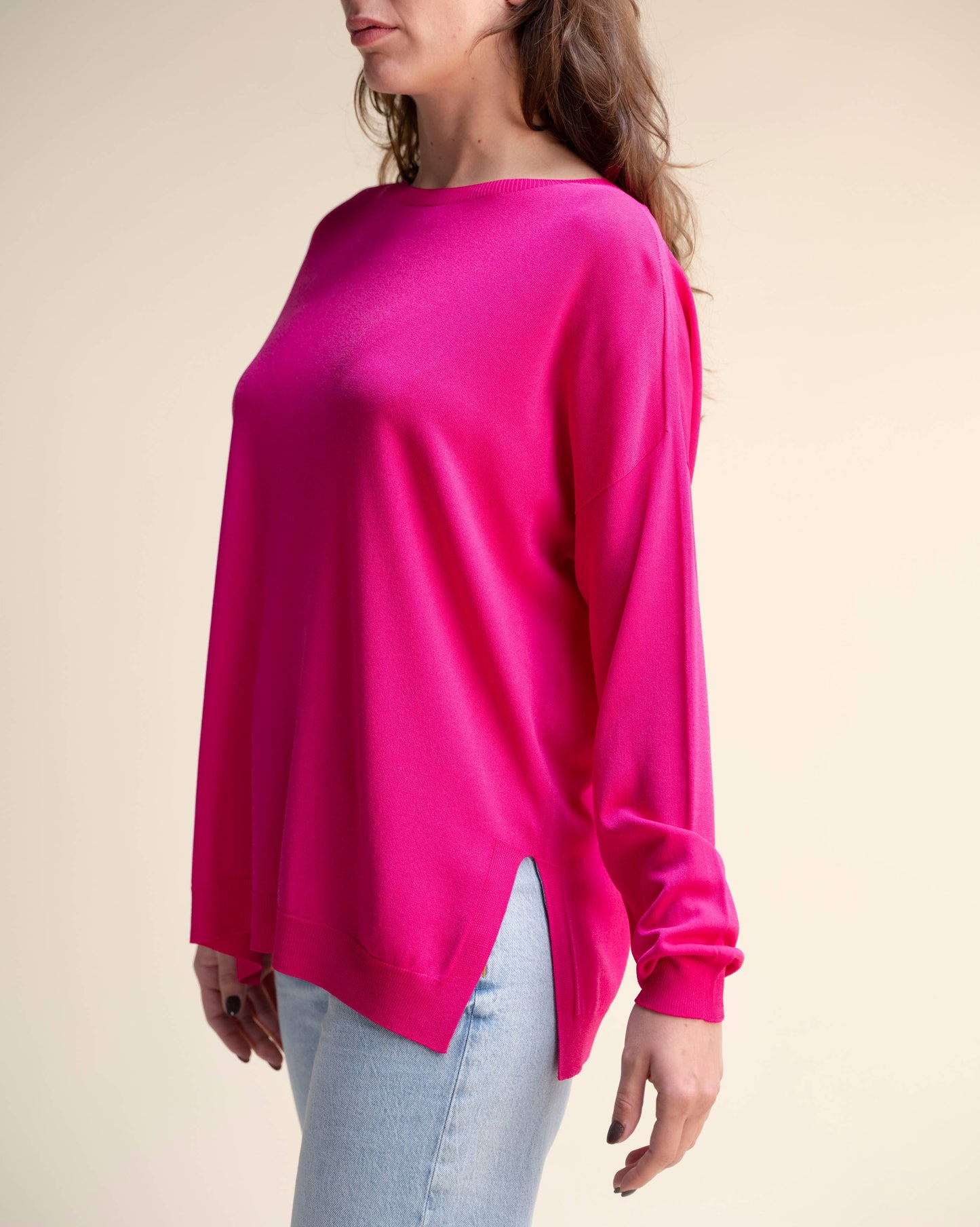 Maglione maxi in viscosa con scollo a barca e maglia 3D
