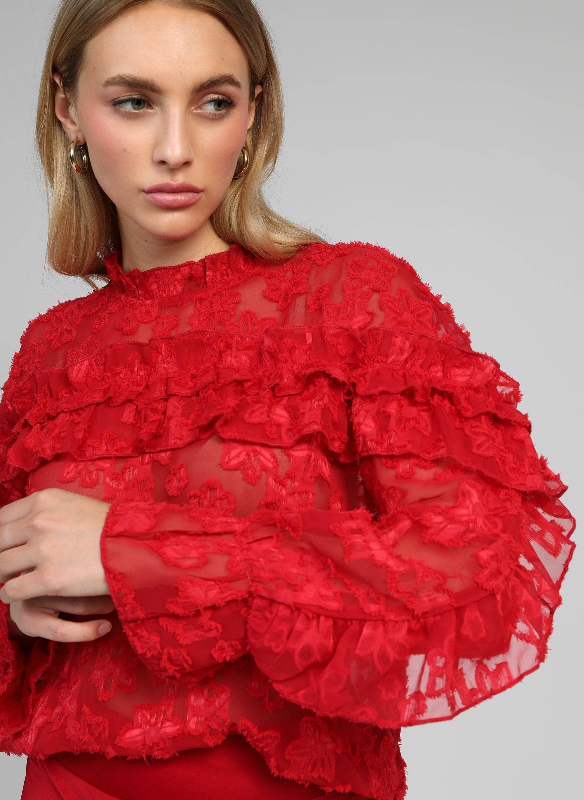 Blusa Soely rossa trasparente jacquard con volant