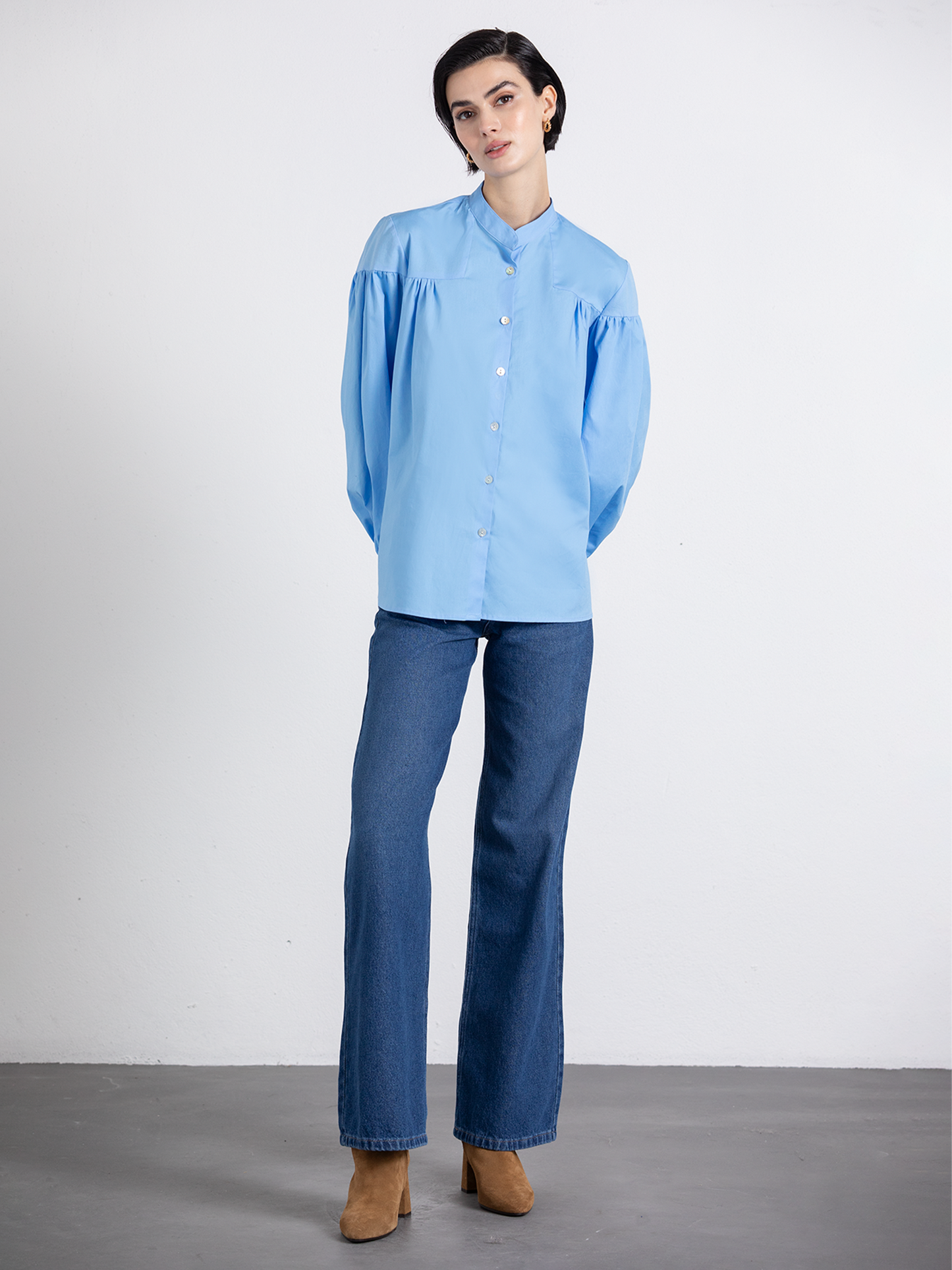 Camicia con maniche a palloncino e arricciatura