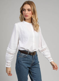 Camicia bianca con inserti in pizzo