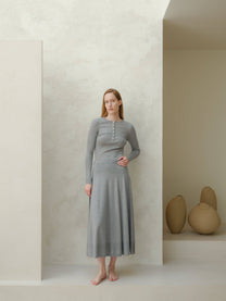 Maglione a costine in lana merino extra fine con bottoni