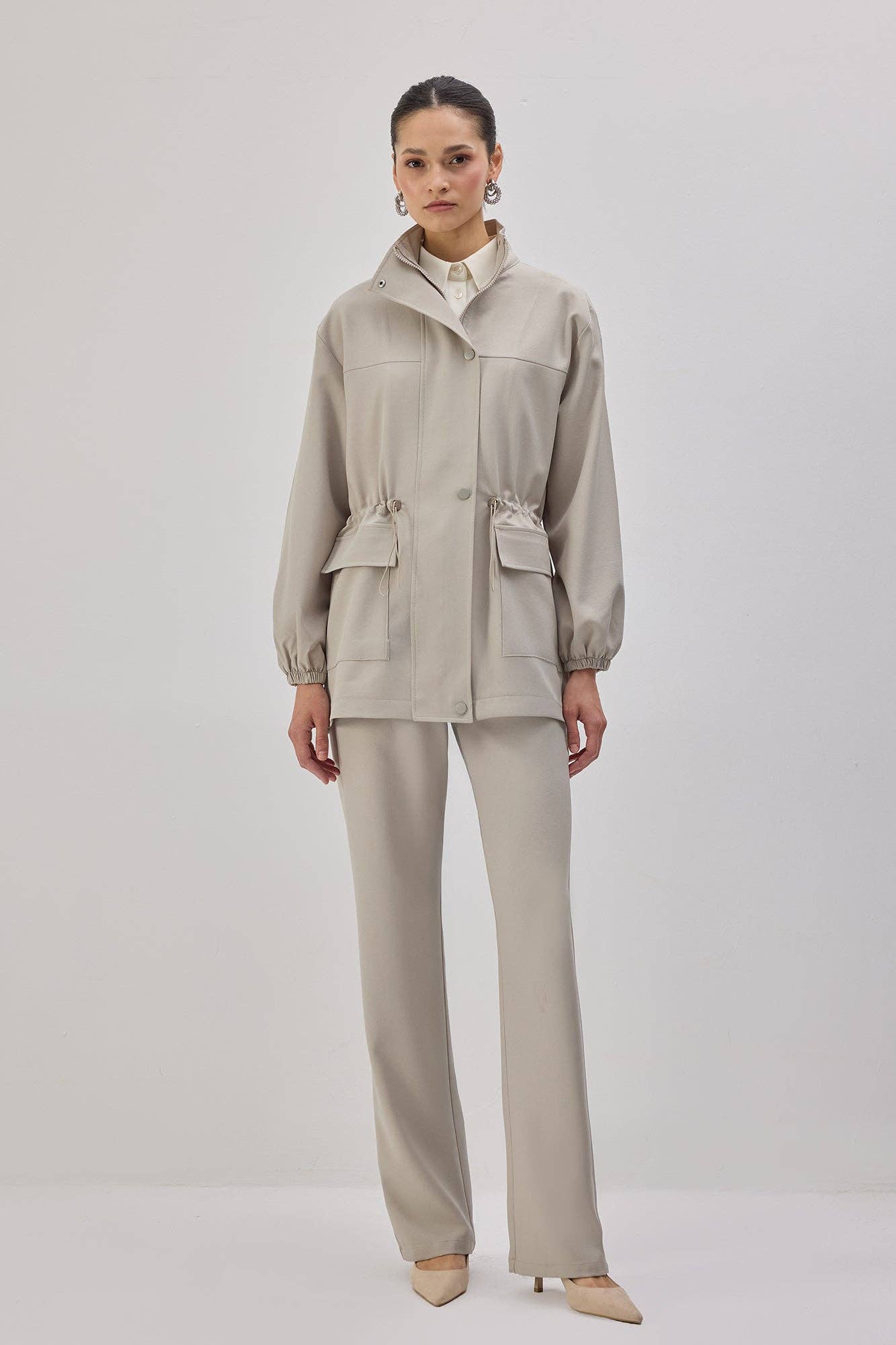 Giacca con zip e collo dritto