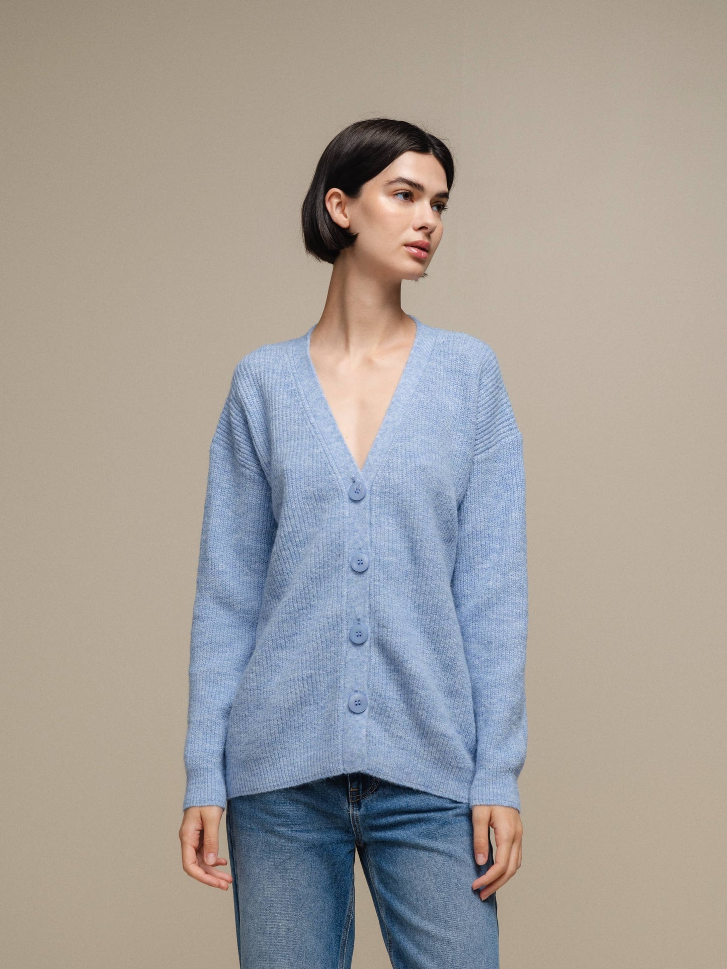 Cardigan in maglia con scollo a V e bottoni