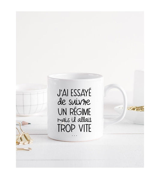 Tazza in ceramica con scritta ironica sul regime