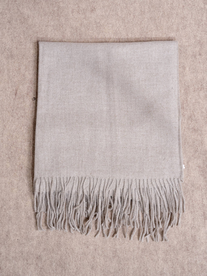 Sciarpa morbida in cashmere e viscosa con frange