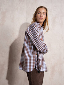 Blusa camicia oversize in cotone con bottoni dorati