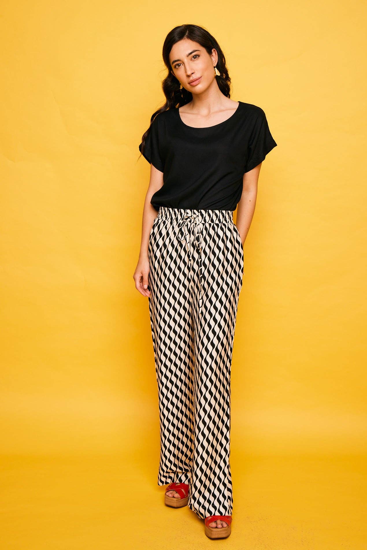 Pantaloni Conil a gamba dritta con vita elastica e coulisse