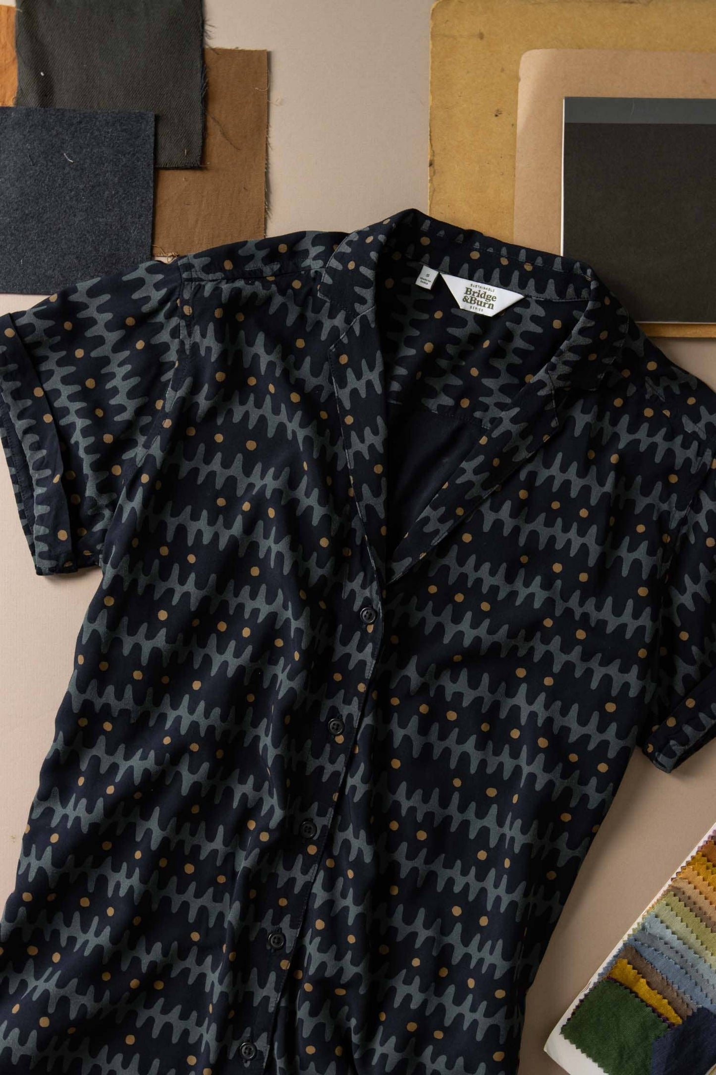 Camicia Innes a maniche corte con stampa a spina di pesce