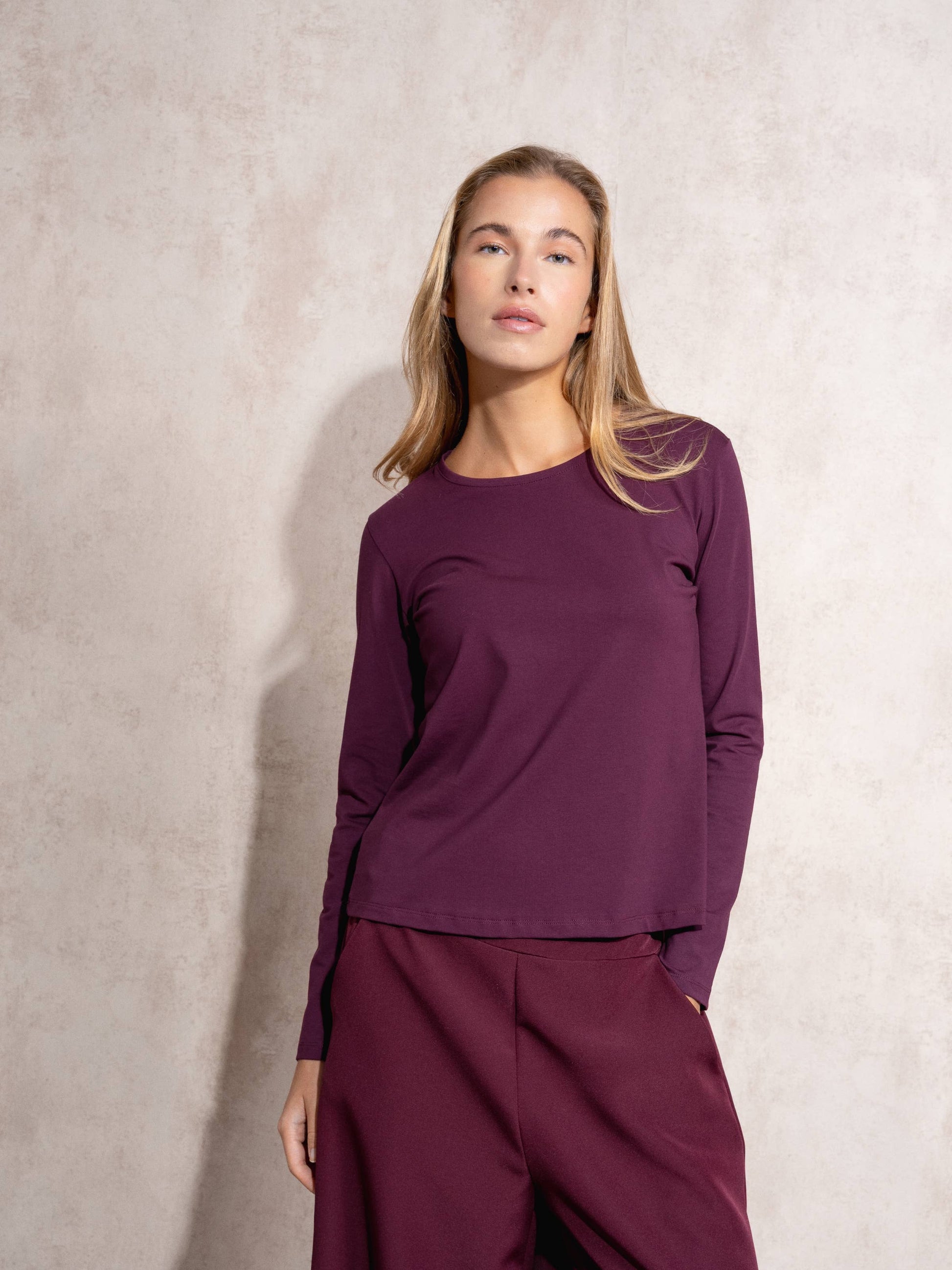 Maglia donna basic in cotone elasticizzato